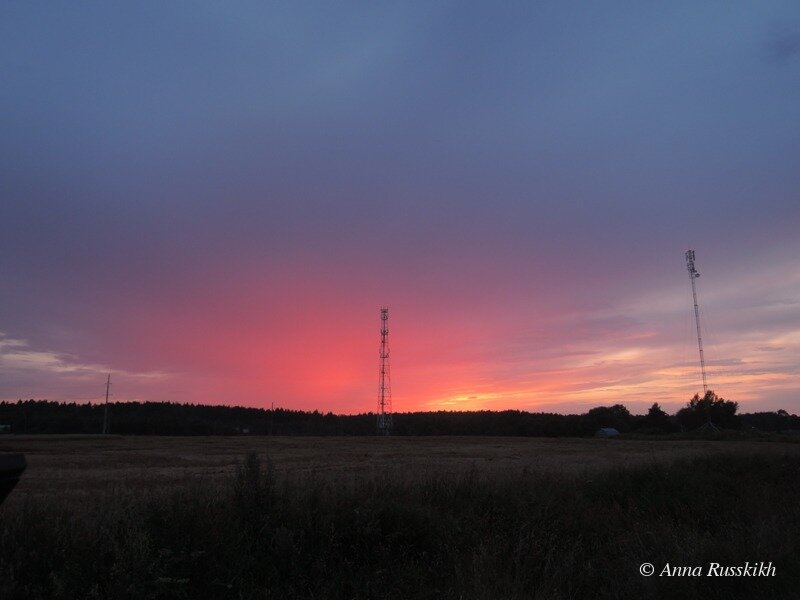 

Ну вот как мимо такого можно было проехать. Эх, жаль что фотография не передает всех красок... Даже самый упер фотоаппарат, а уж что мне говорить.
