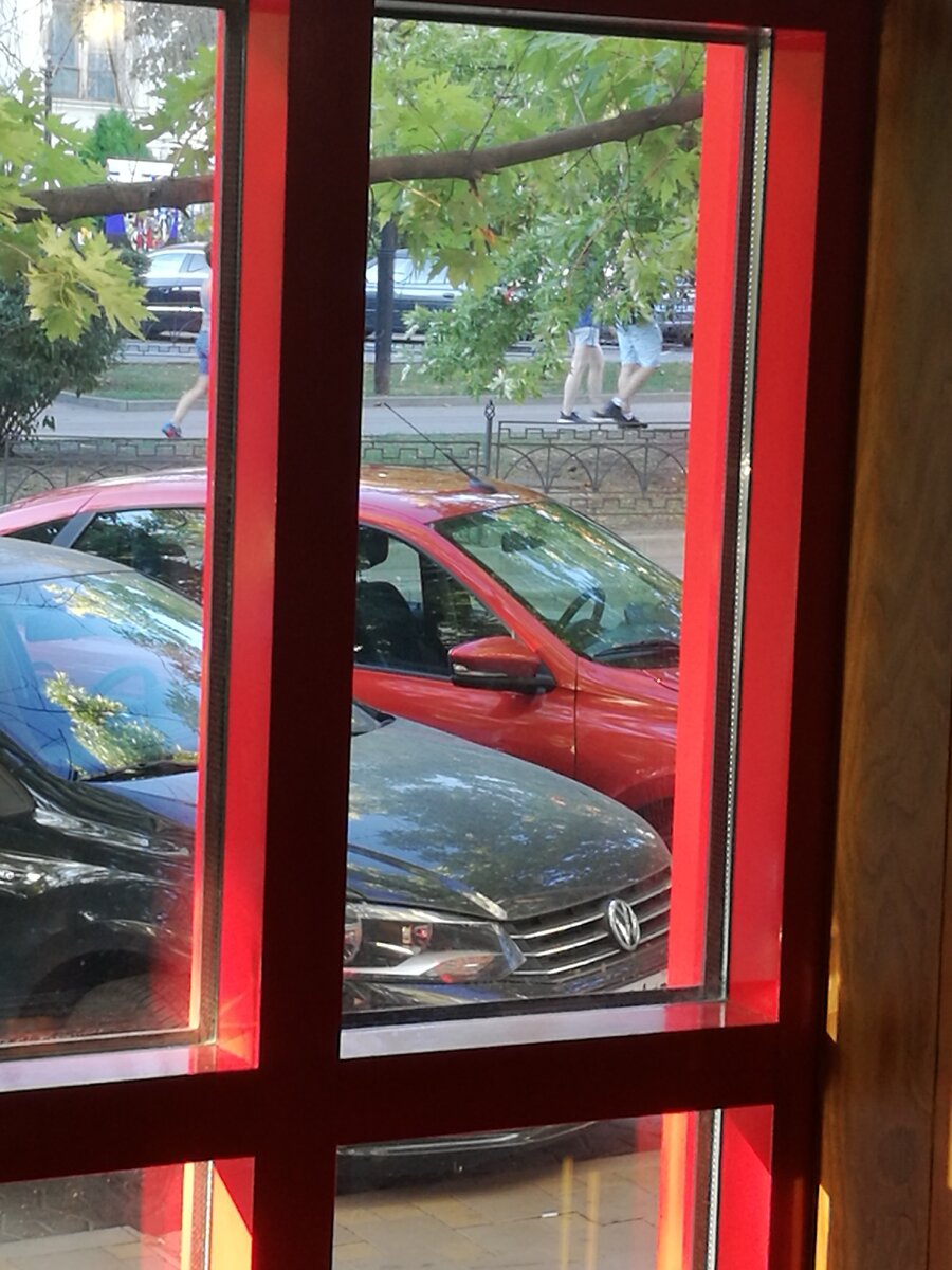 Как же не обмыть новую машинку) С салона поехали в ресторан покушать