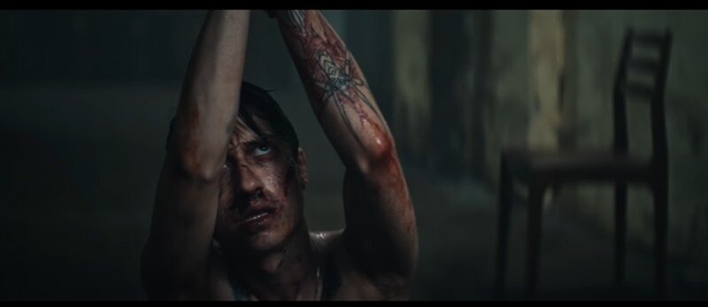 Кадр из клипа.