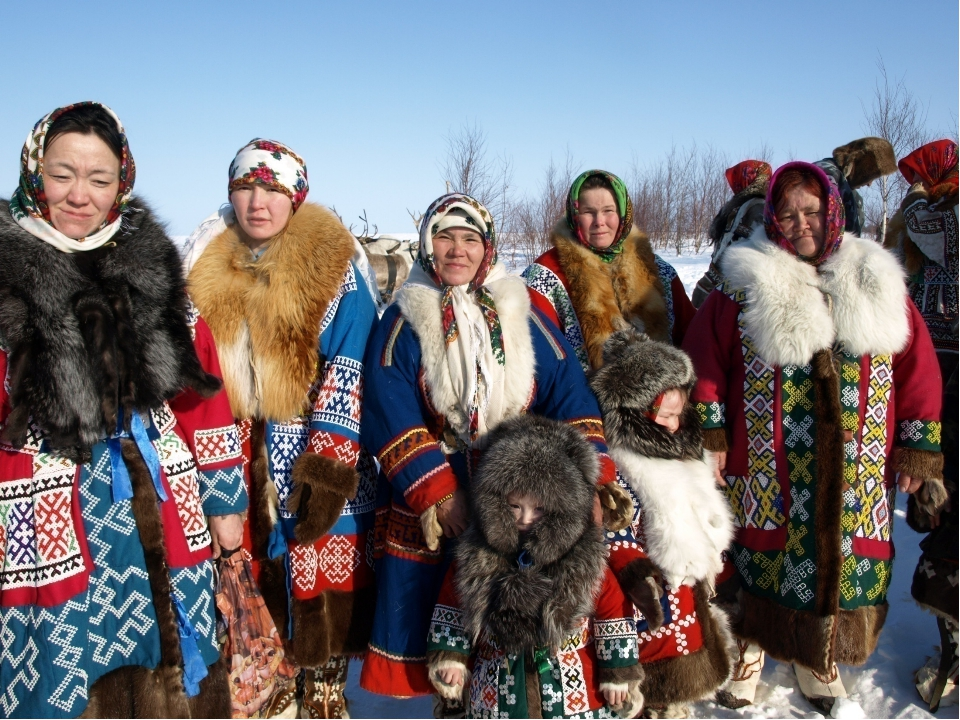 У вас мир ход с хантыйского. Нация Ханты и манси. Народы севера Ханты и манси. Коренные народы ХМАО манси. Ханты манси народность.