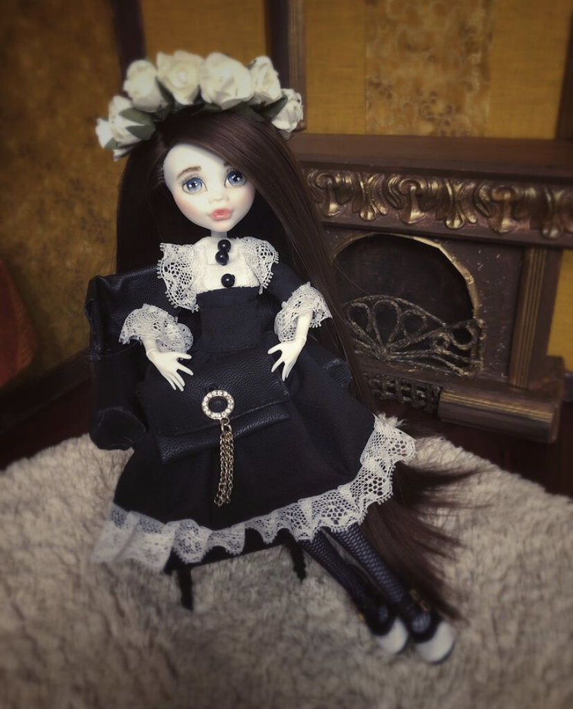 Поддельная девочка, купленна на Али 