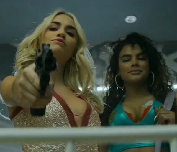 Фото Главных героев в качестве девушек из сериала Красный Дермантин, фильм 2021 года