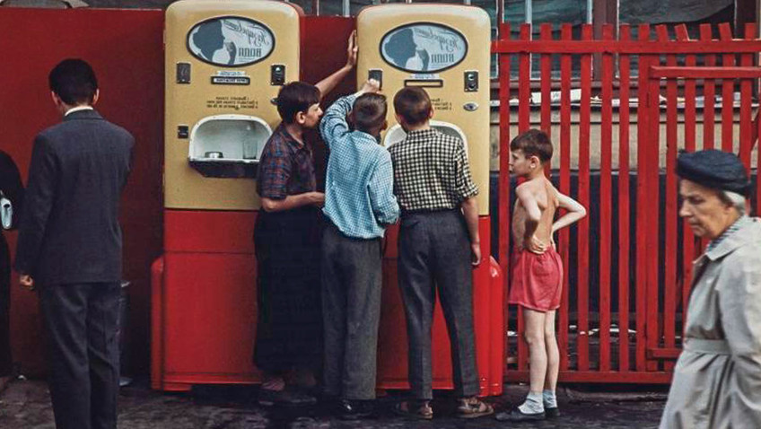 Подростки, желающие освежиться