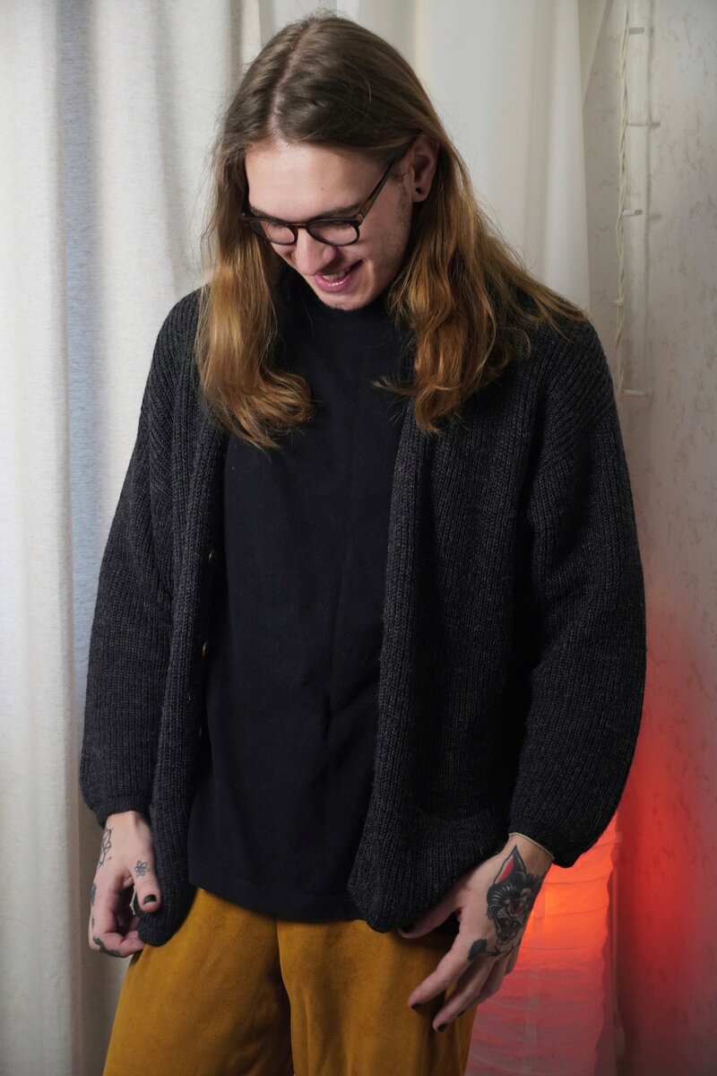 Вся одежда из секонд-хенда