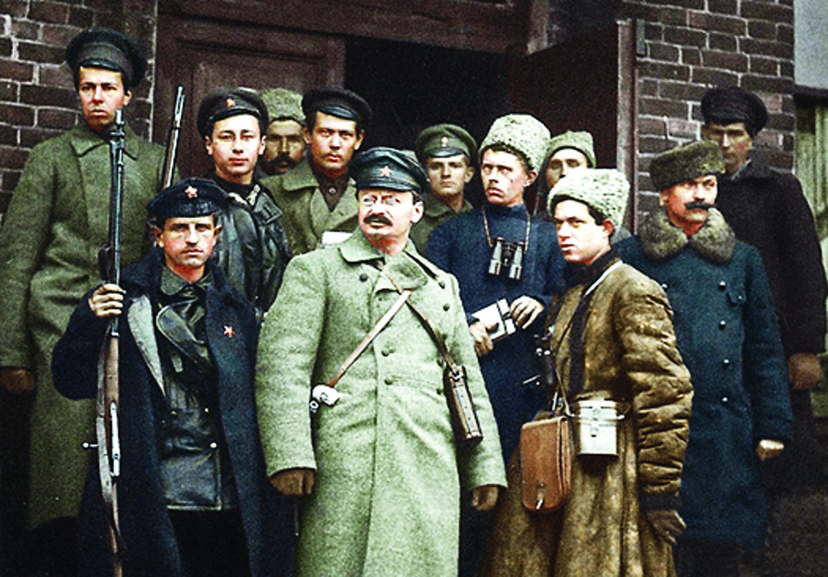 В первой половине двадцатых годов и друзья, и враги Троцкого называли его одним из военных вождей Красной армии.