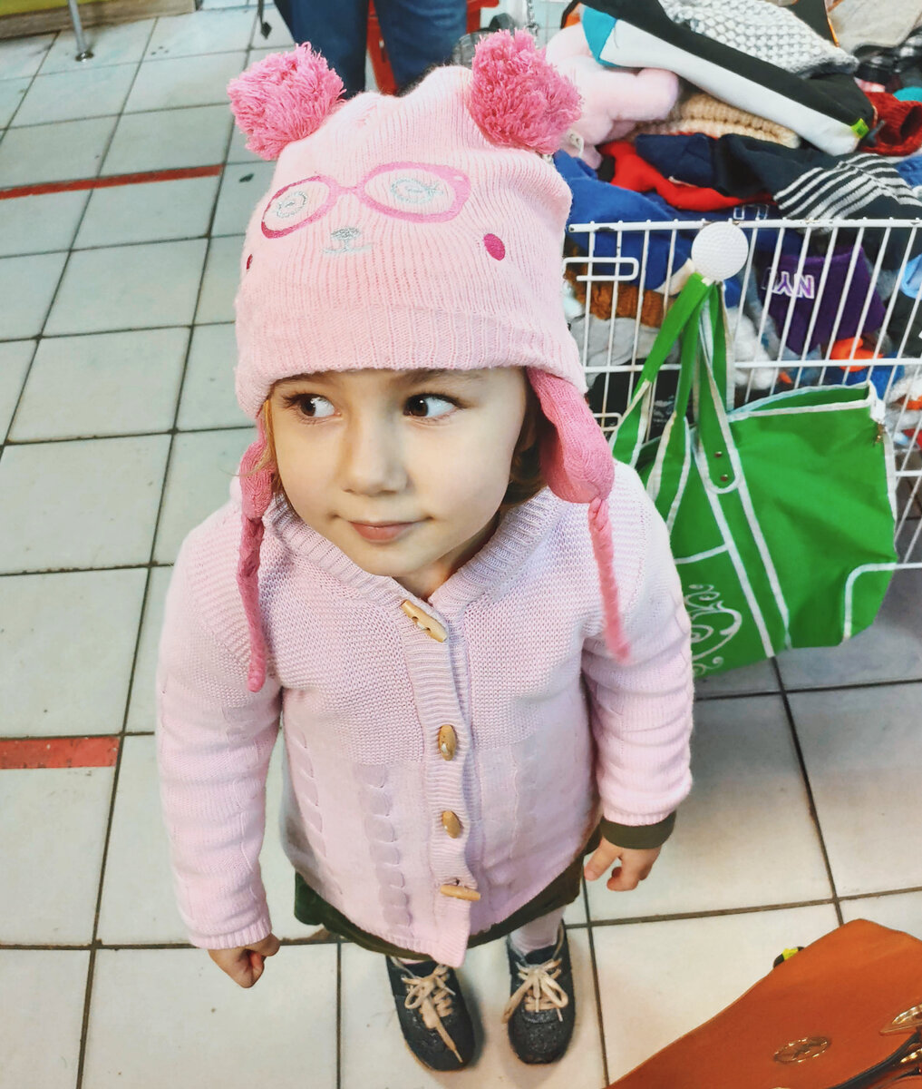 Фото автора. Фото из секонда. 