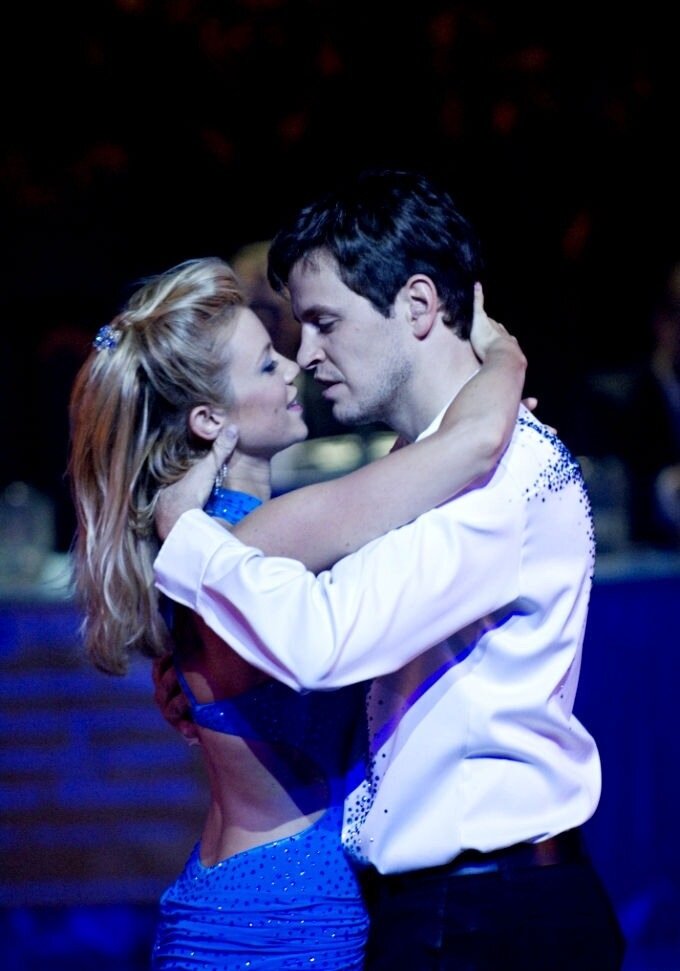 Герои фильма "Любовь и танцы" танцуют West Coast Swing 