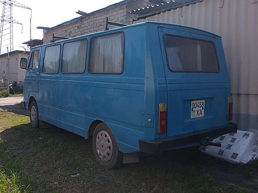 Невероятная трансформация: супруги из Британии превратили микроавтобус в уютный дом на колесах