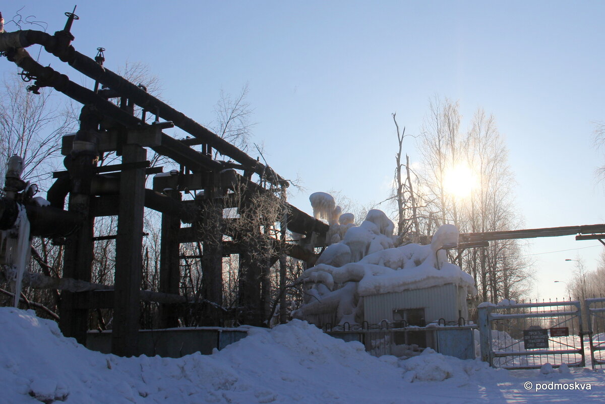 Вот такая "красота" с теплотрассы встречает нас