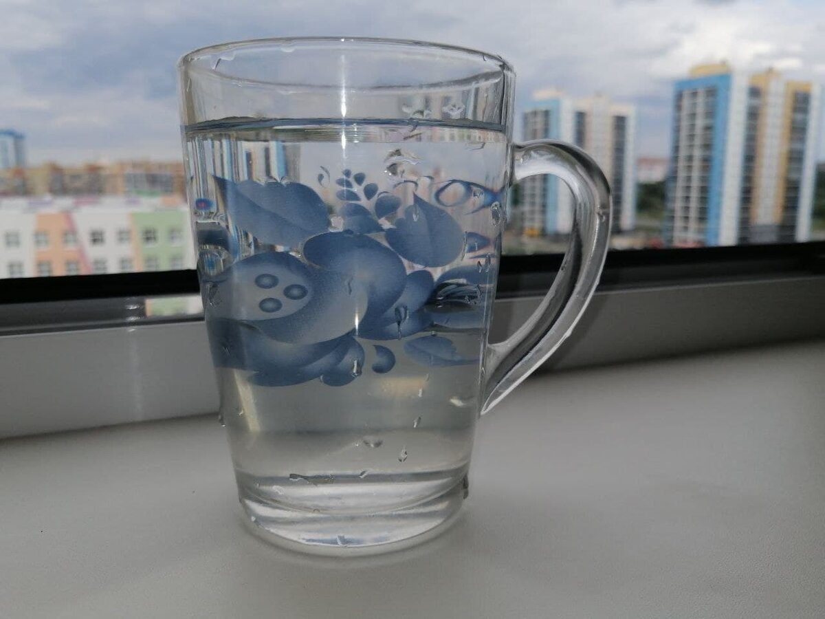 Чистую воду употреблять не менее 1,5-2,0 литра в день