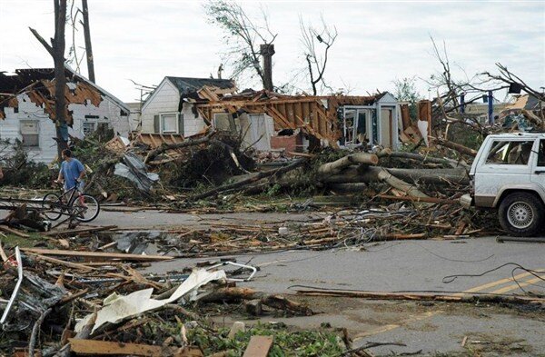 Последствия торнадо в одном из штатов