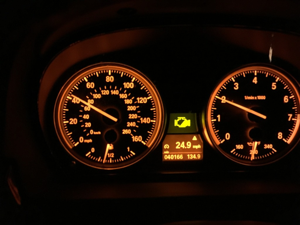 Современная машина не прошла и 50-ти тысяч КМ, как загорелся "чек" мотора.
