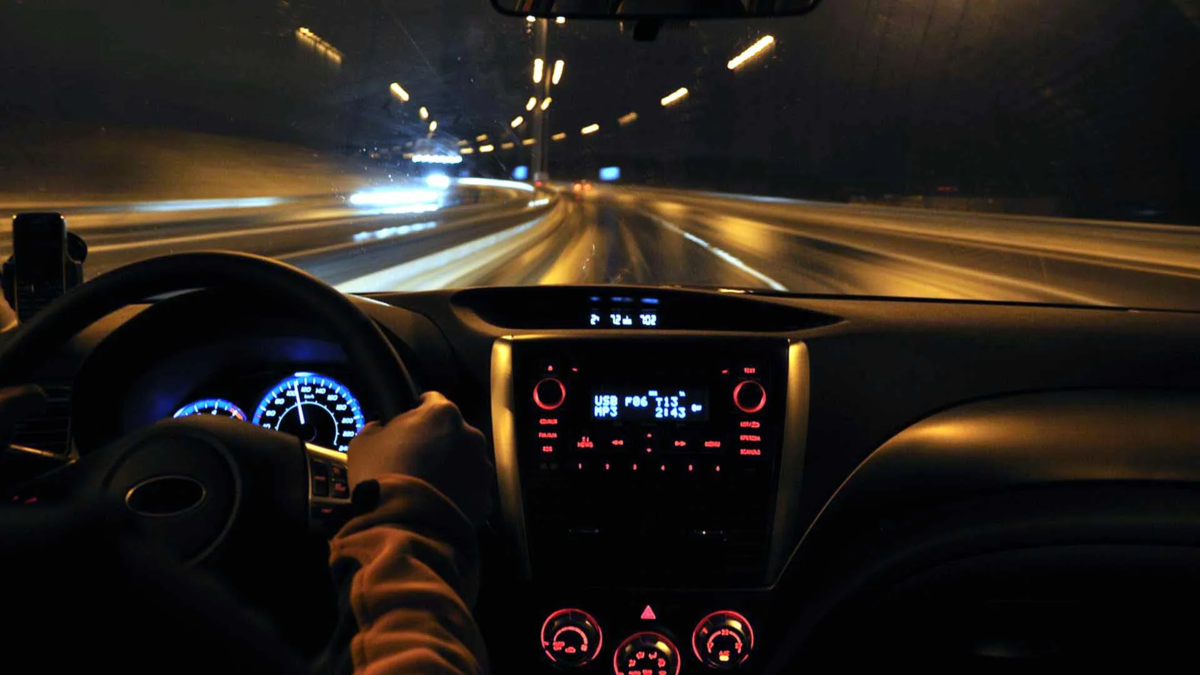В темное время суток скорость встречного. Музыка скорость драйв. Drive Road. Night LHD-5. At Night in the Night разница