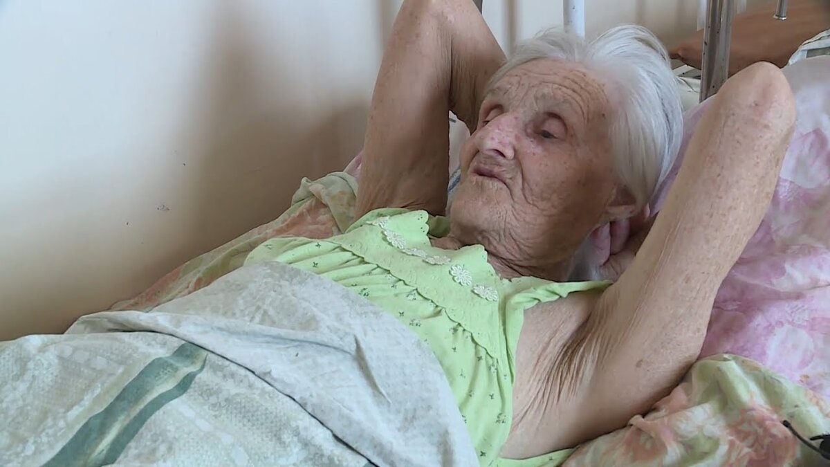 Oma strippt