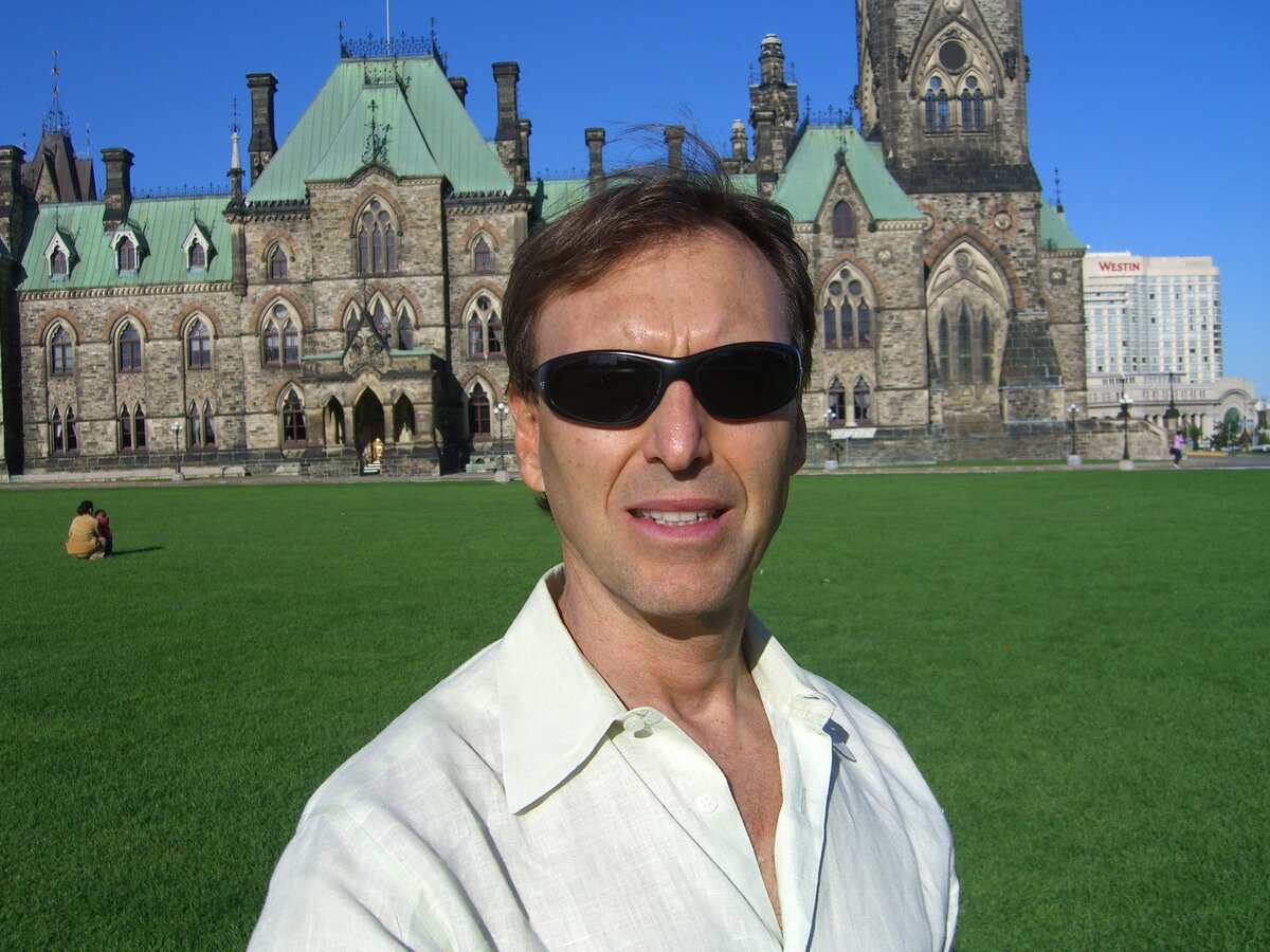 Знакомьтесь: это - Уэйн Фромм, создатель современной селфи-палки