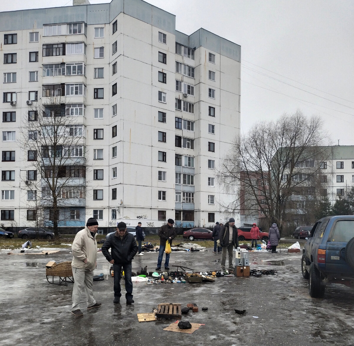 Ярославль. Блошиный рынок в Брагино. 28 ноября 2021 г. Все фото автора.