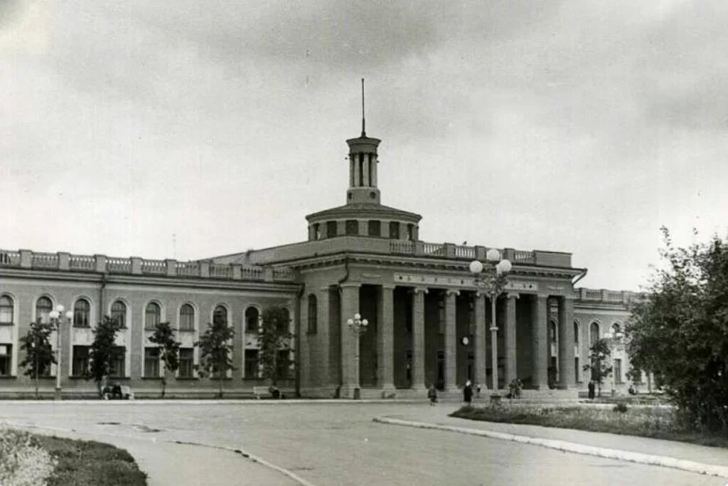 Здание аэропорта Северный, 1970 — 80 года. Фото: pastvu.com 