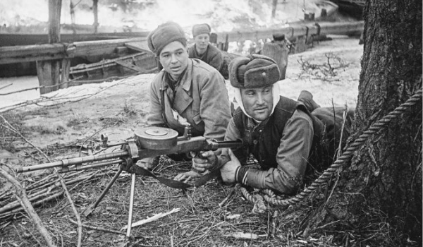 Источник фото: Военный альбом (https://clck.ru/ZbczW).