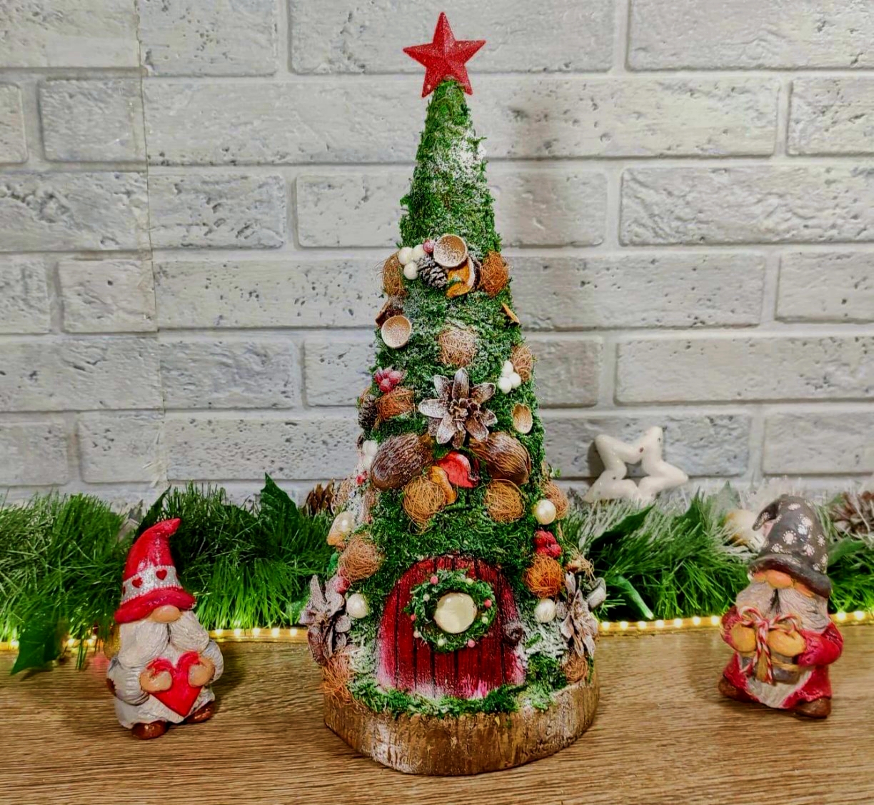 ОЧЕНЬ ПРОСТО И БЮДЖЕТНО! Новогодний домик своими руками. DIY CHRISTMAS DECOR.