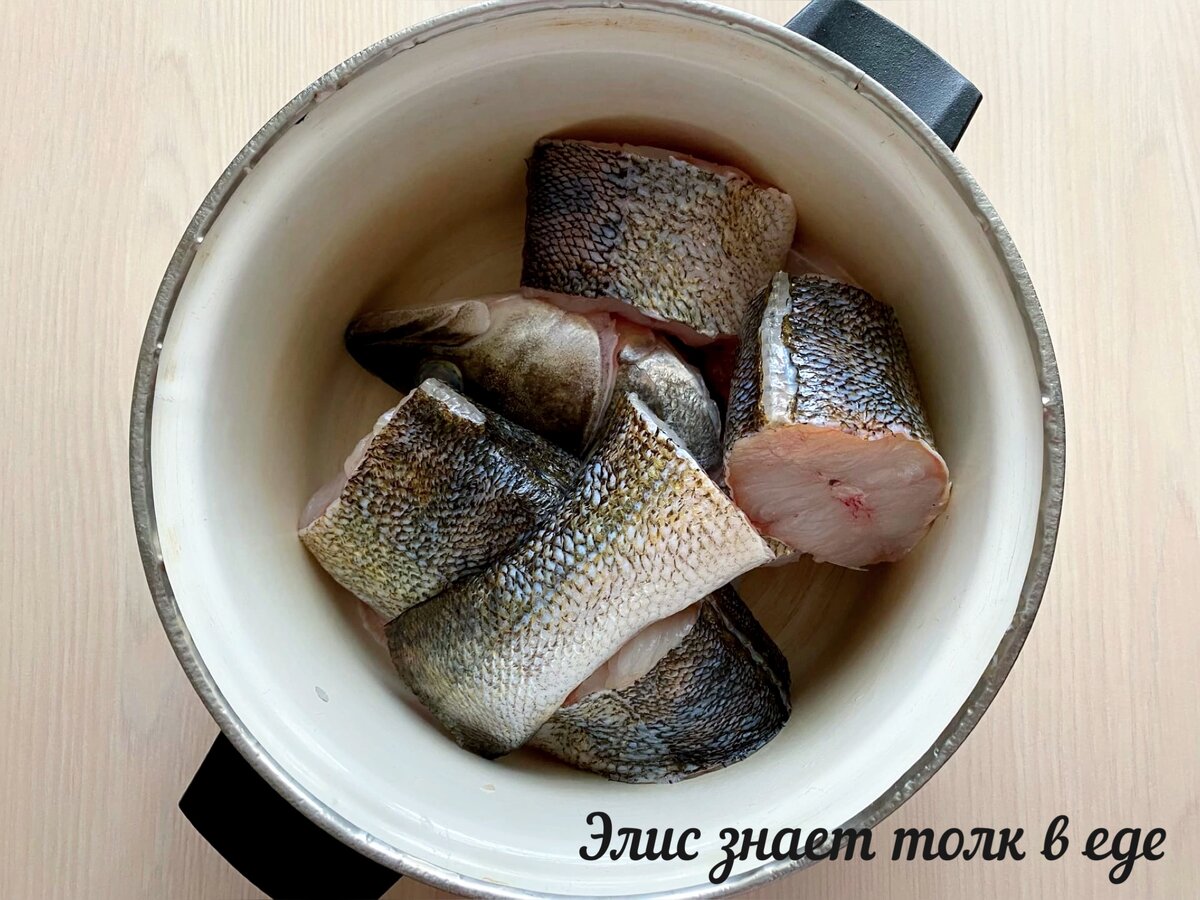 Рыба с лаймовым маслом и картофельным пюре