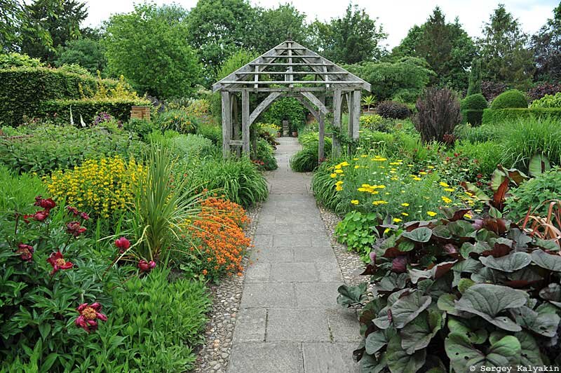 Wollerton Old Hall Gardens