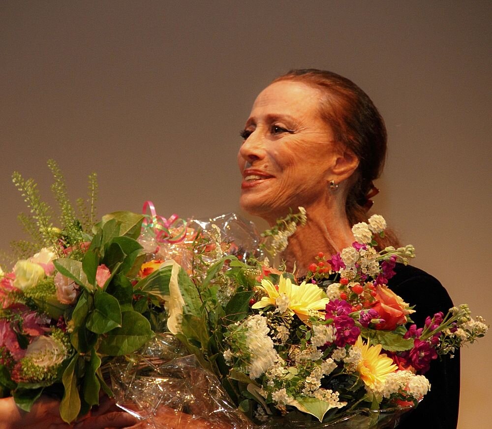 Майя Михайловна Плисецкая родилась 20 ноября 1925 г., Москва, РСФСР, СССР и умерла 2 мая 2015 г. (89 лет), Мюнхен, Германия. Материал взят из свободного источника.