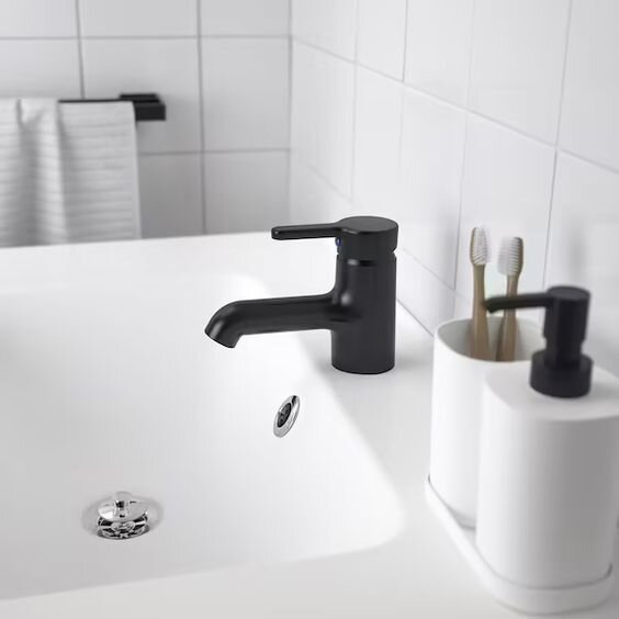 Источник изображения: https://www.ikea.com/us/en/p/saljen-bath-faucet-black-20400323/?