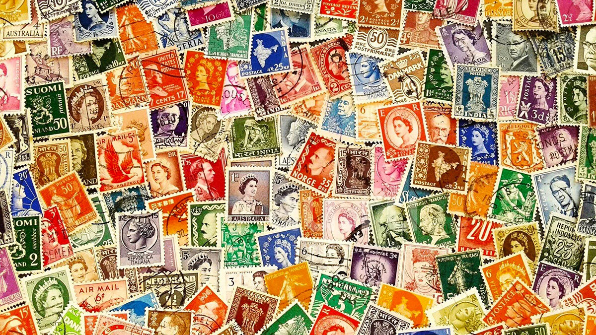 Мой приятель Виталий уже много лет коллекционирует старинные почтовые открытки. Естественно, и разговоры у него обычно крутятся вокруг его коллекции.