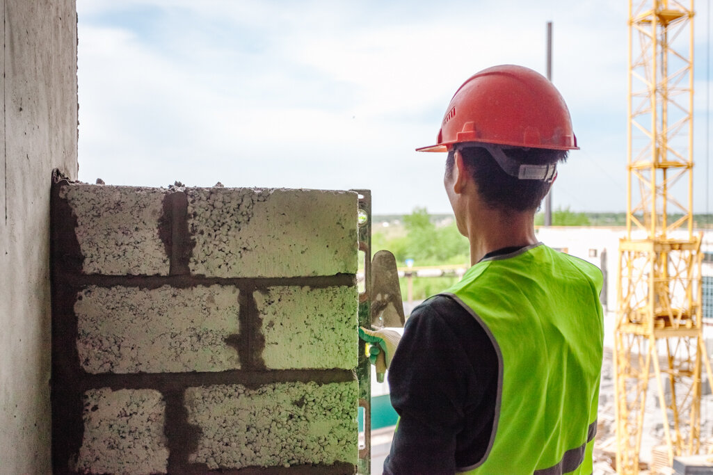 Руководство выбор застройщика. Застройщики в 2022 году. Застройщики в 2022 году. Сайт новостройки. Стройка жк.