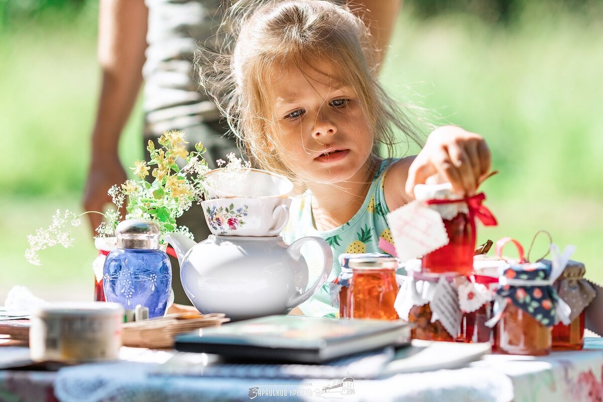 Вот эта фотография от организаторов  натолкнула нас на мысль рассказать о соседях. 