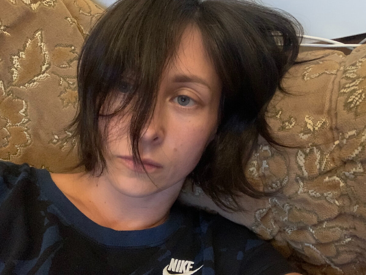 Я вчера вечером была выжата, как лимон, из-за бесконечных звонков от курьеров. 