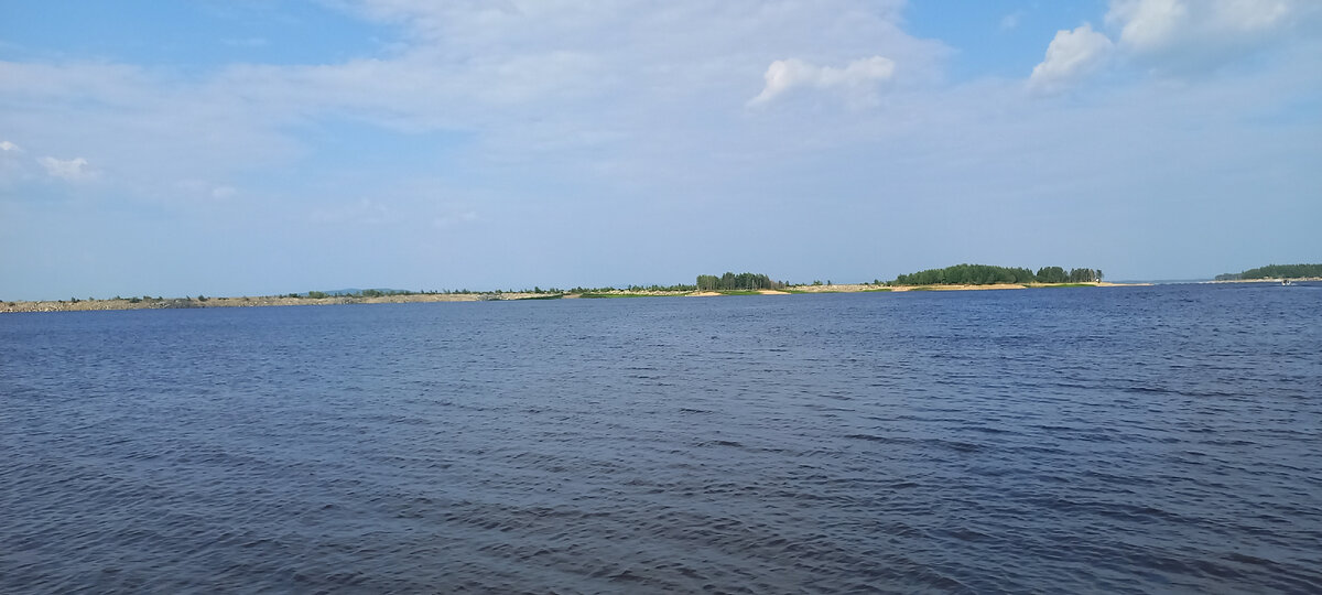 Небольшая бухточка