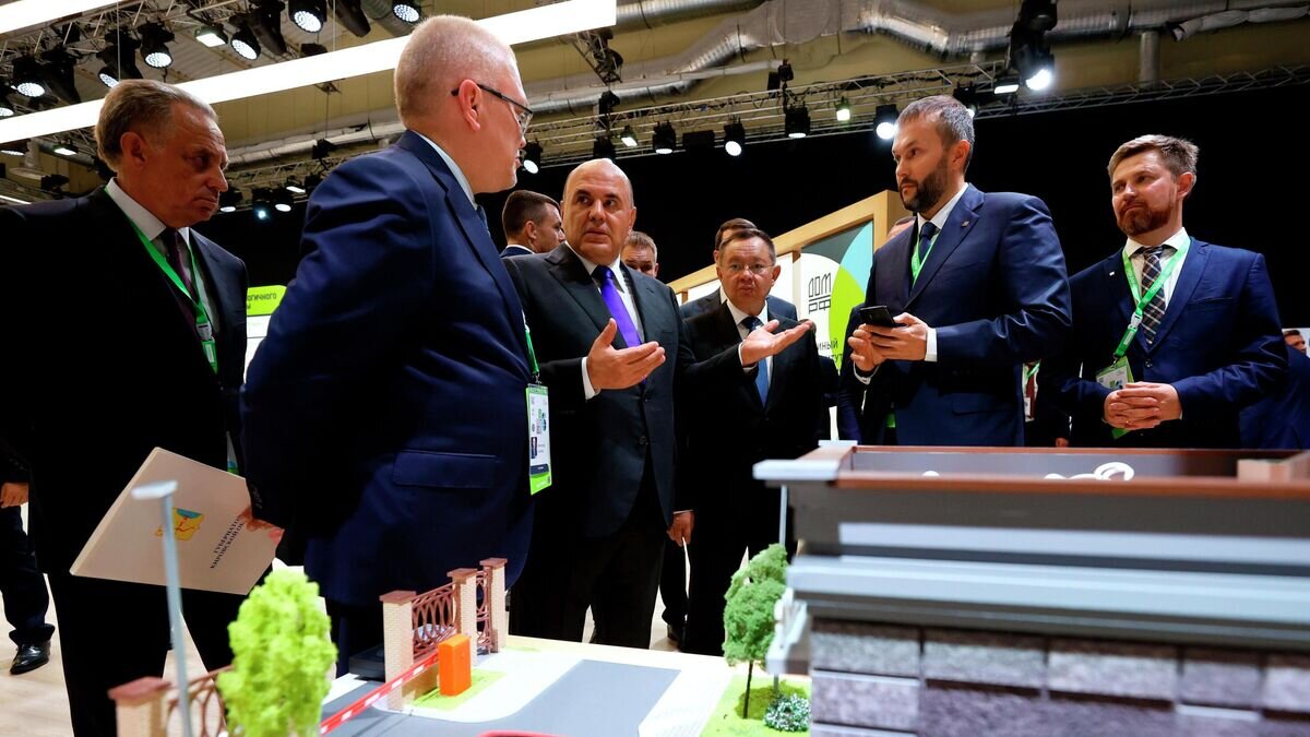    Рабочая поездка премьер-министра РФ М. Мишустина в Тамбовскую область© РИА Новости / Дмитрий Астахов