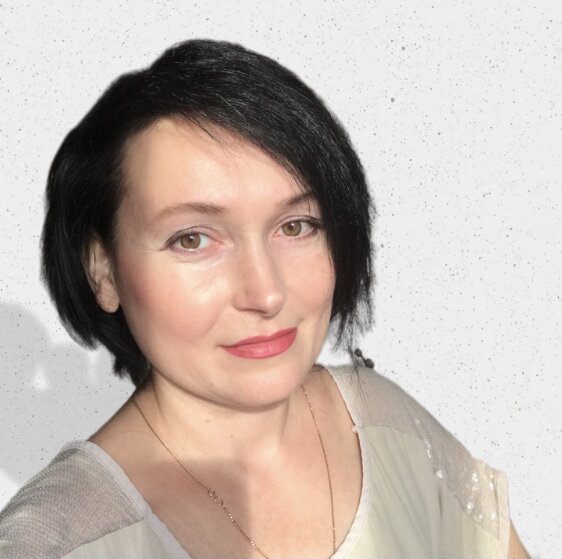 Привет, я Ульяна - автор этого канала, делюсь своим творчеством, техниками по шитью, нахожусь в постоянном поиске вдохновения, и надеюсь вдохновлять на творчество вас.