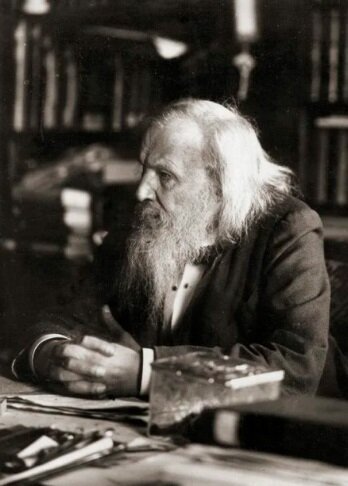 Д.И. Менделеев в своем рабочем кабинете, конец 19 века