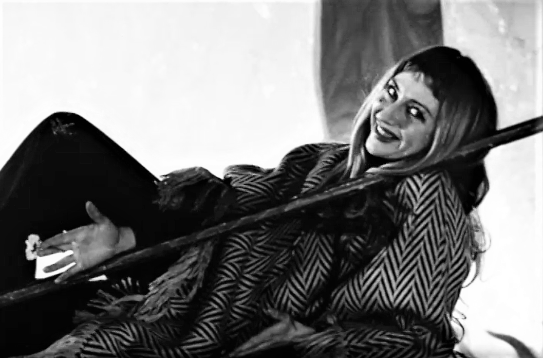 Кадр из телевизионного спектакля "Два клена" (1974)