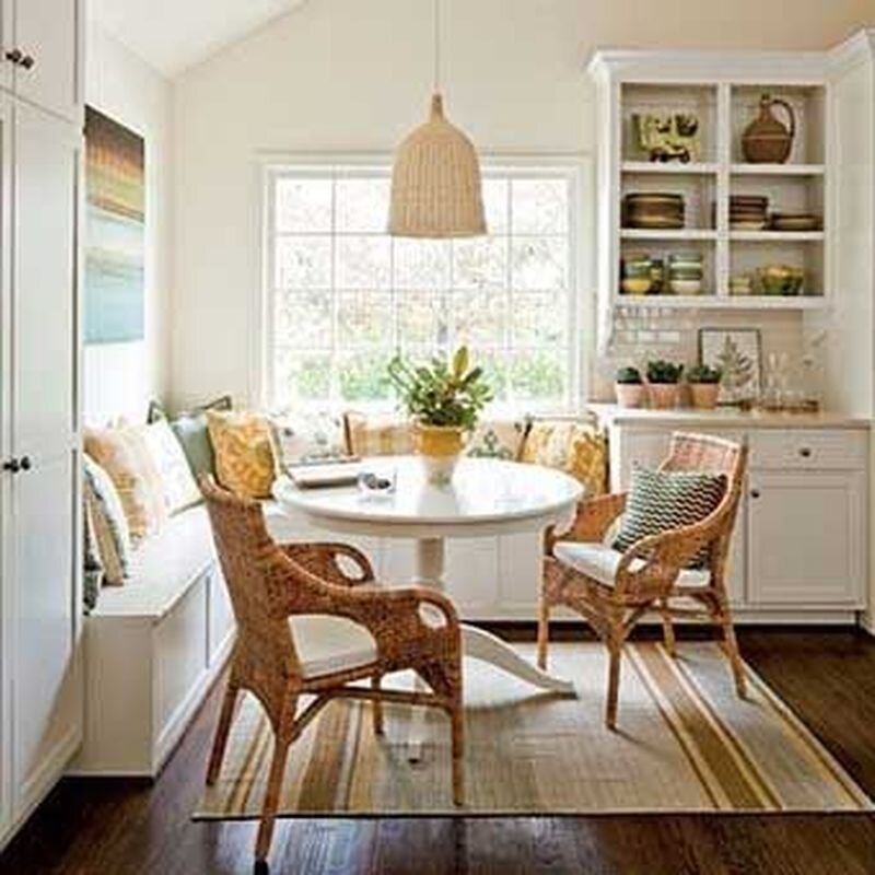 Кухонный уголок в составе обеденной группы.