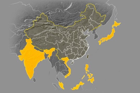 Желтым цветом отмечены те страны – Индия, Вьетнам, Малайзия, Филиппины, Япония, которые США хотят втянуть – в разных формах – в военное противостояние с КНР.