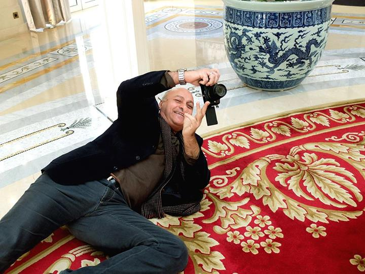 Это Азмайпарашвили купил себе новый фотик на деньги ФИДЕ