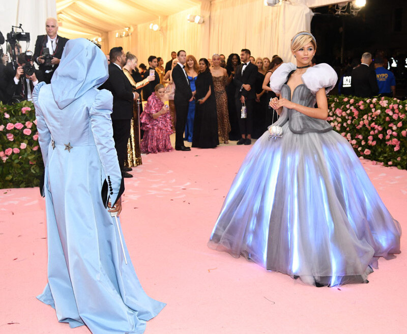 Met gala история. Зендая мет Гала 2019. Зендая Золушка мет Гала. Платье Золушки мет Гала. Зендая на мет Гала 2017.