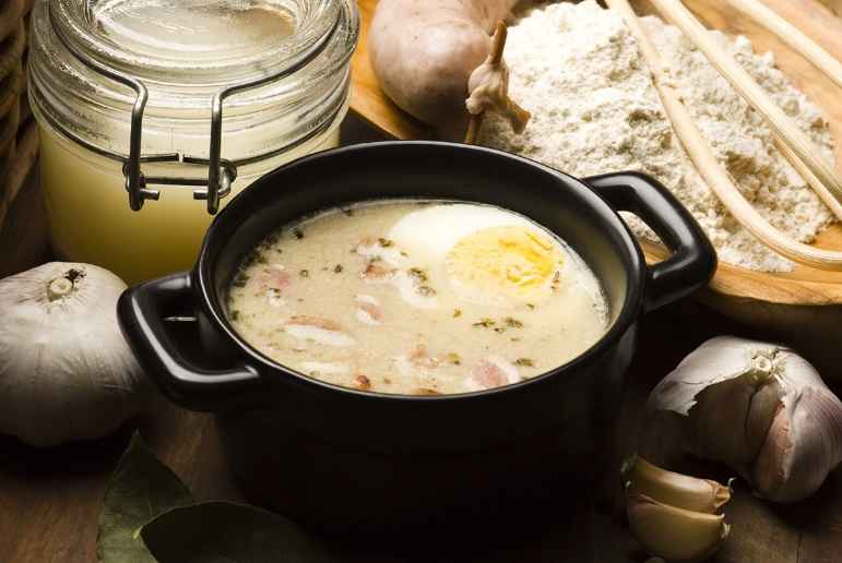 Традиционный польский белый борщ