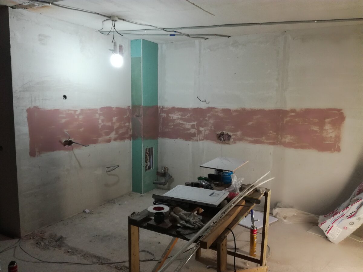 Первым делом грунтуем.