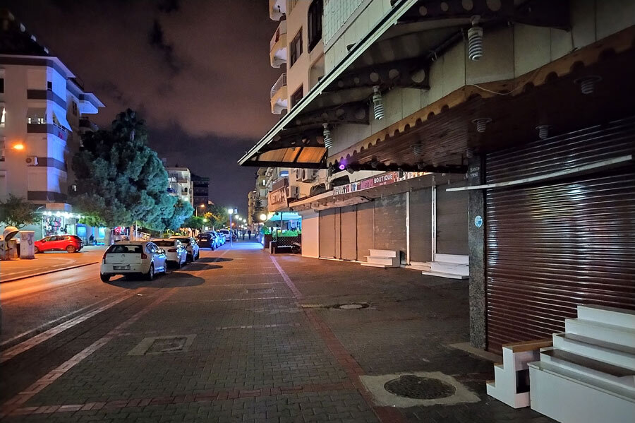 И это не 1 ночи, а всего лишь около семи вечера