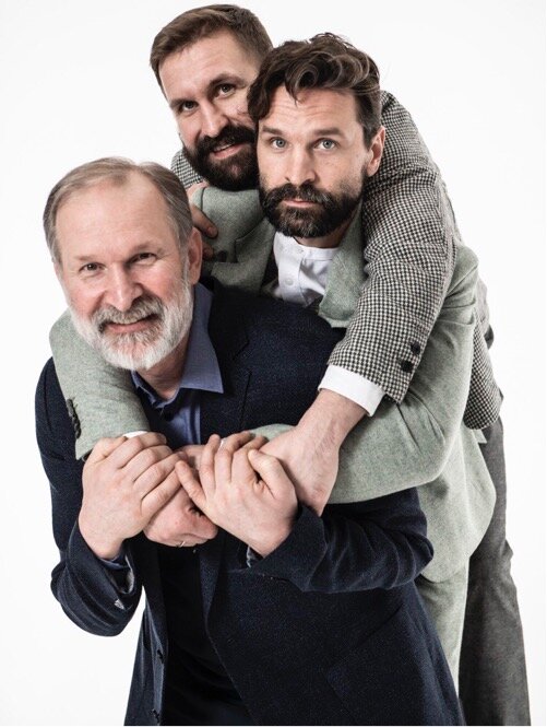 фотография с http://photo.peoples.ru/art/cinema/actor/ivan_dobronravov/dobronrav