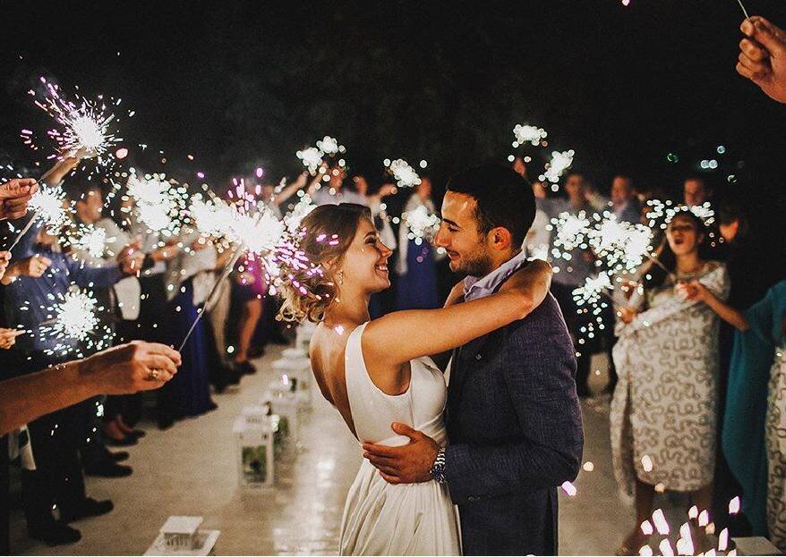 Коридор из бенгальских огней.