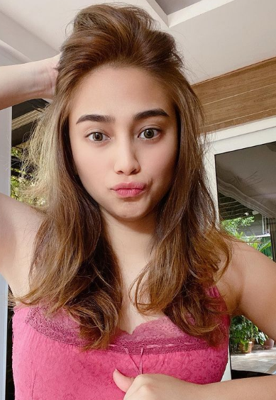 Ира была молодой студенткой