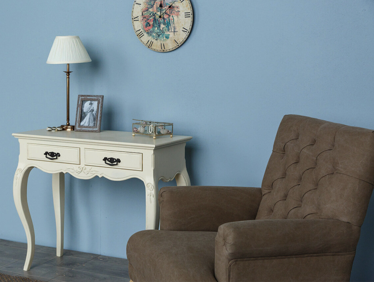 На фото столик Марсель в индивидуальном цвете