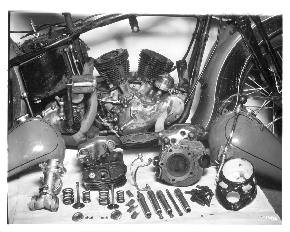 Harley Davidson Knucklehead двигатель