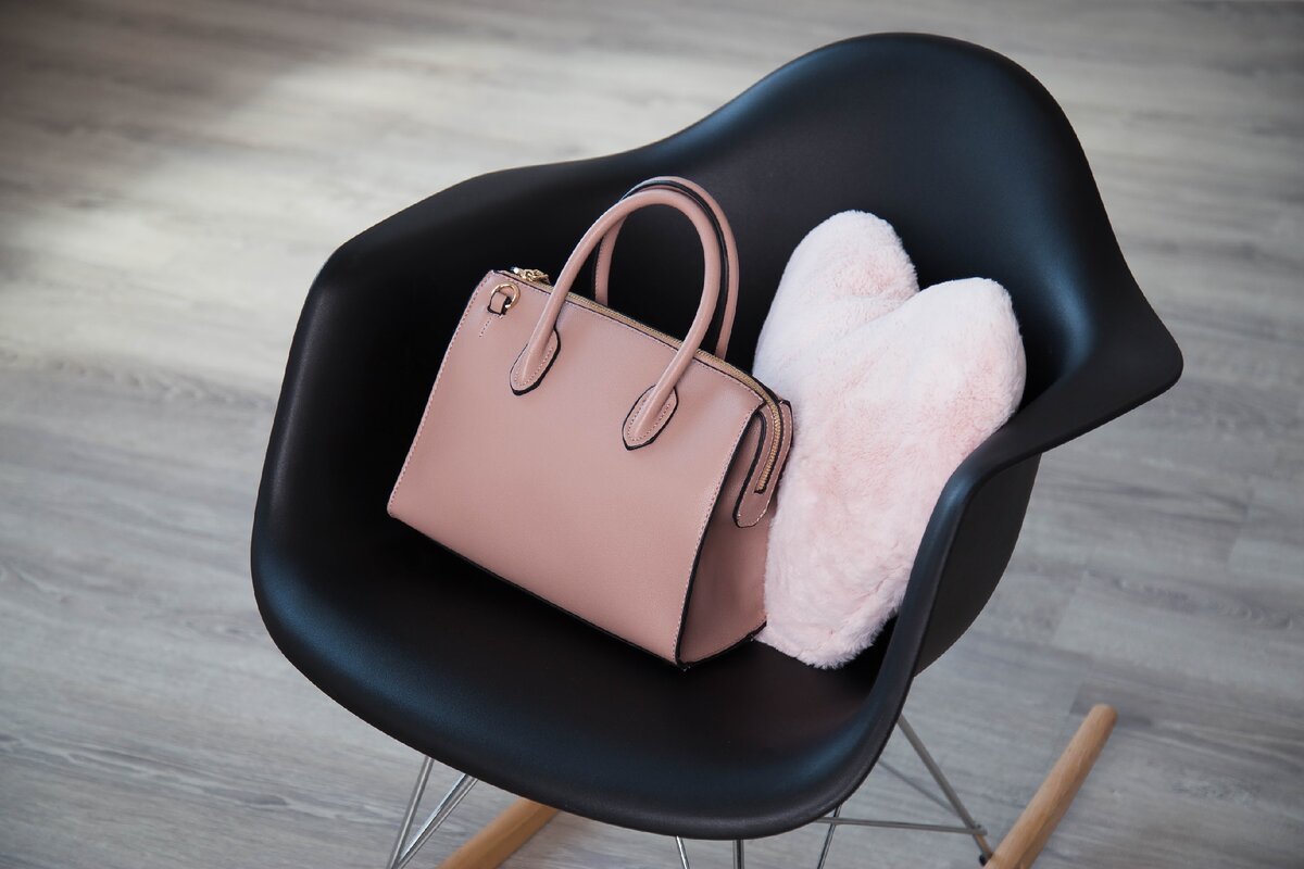 Классическая сумка от бренда DOMENICA - https://bit.ly/3sXy4zG 