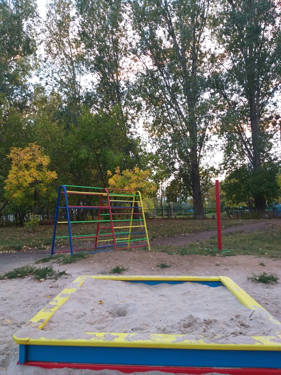 Даже осенью были пустые площадки 